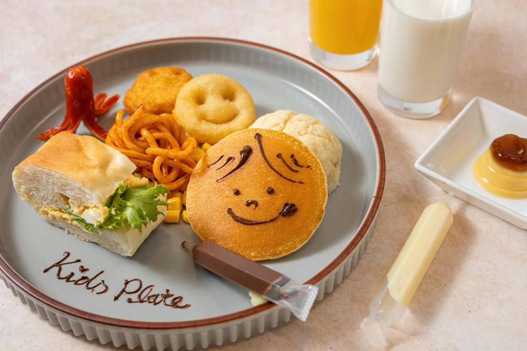 Hotel Okura Tokyo Bay Urayasu Eksteriør billede A meal at the Cat Cafe